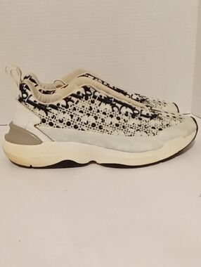 Dior B24 Oblique Cannage Motif Size 11